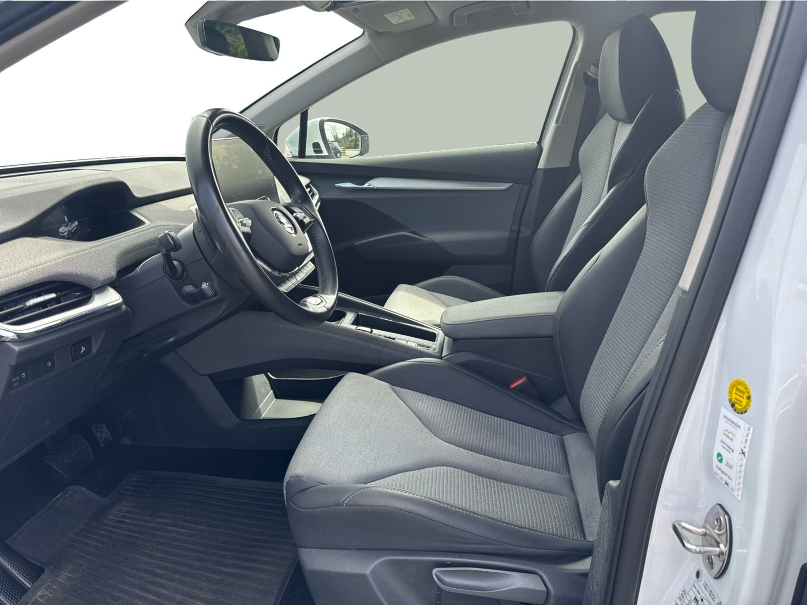 Hvid Skoda Enyaq fra 2022