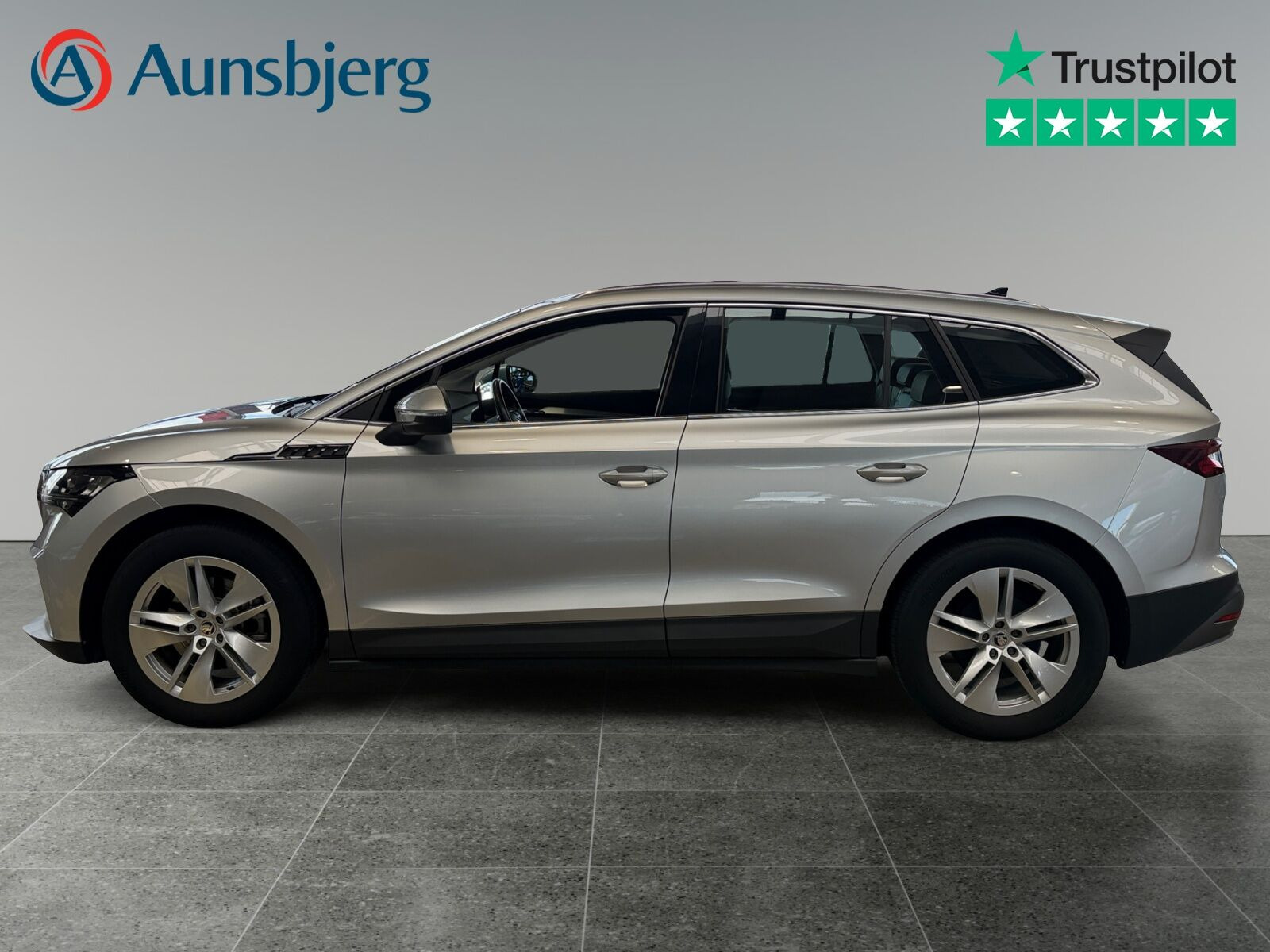 Grå Skoda Enyaq fra 2023