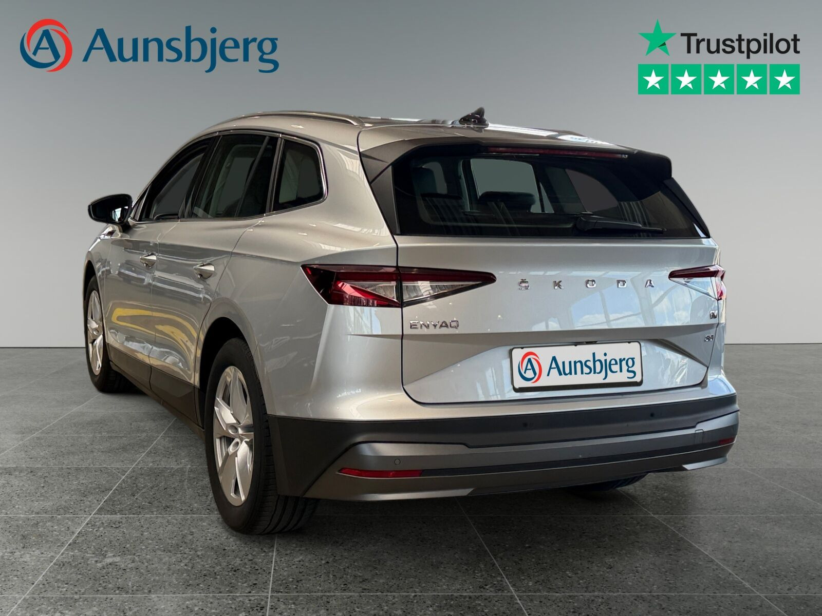 Grå Skoda Enyaq fra 2023