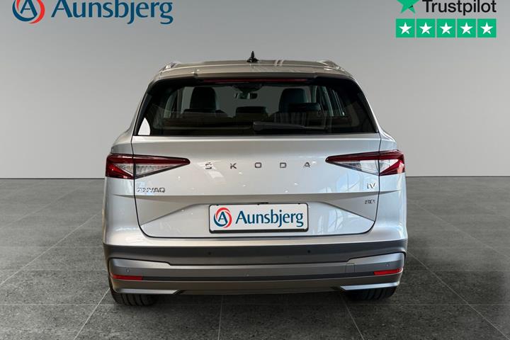 Grå Skoda Enyaq fra 2023