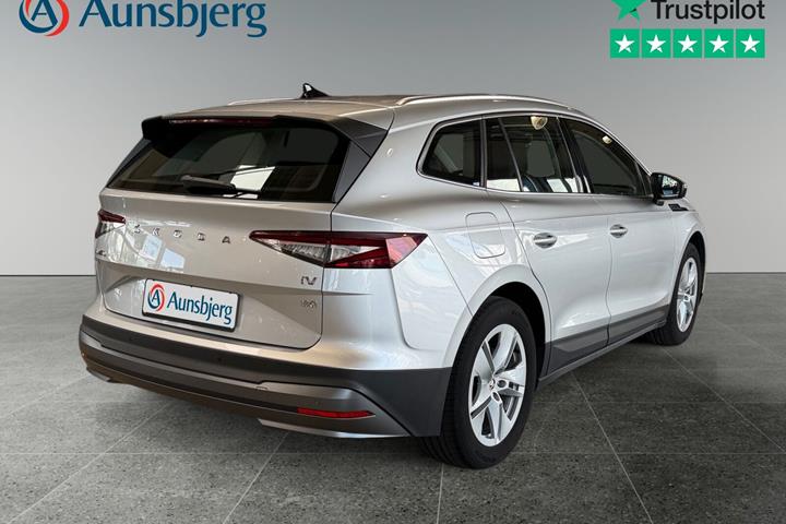 Grå Skoda Enyaq fra 2023