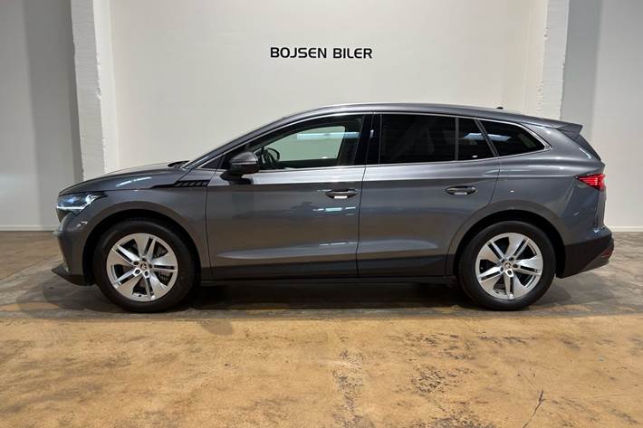 Grå Skoda Enyaq fra 2023
