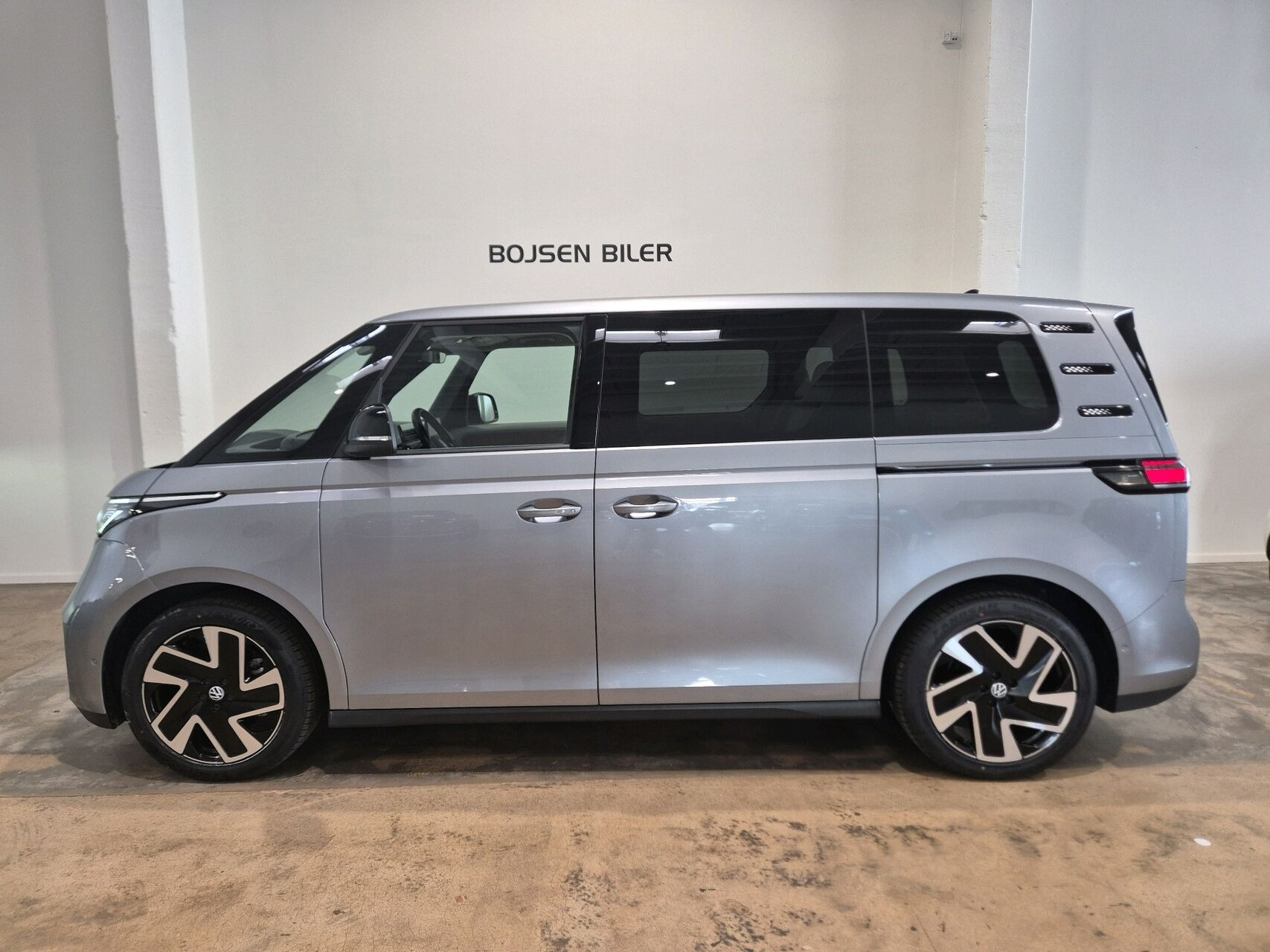 Sølv VW ID.Buzz fra 2023