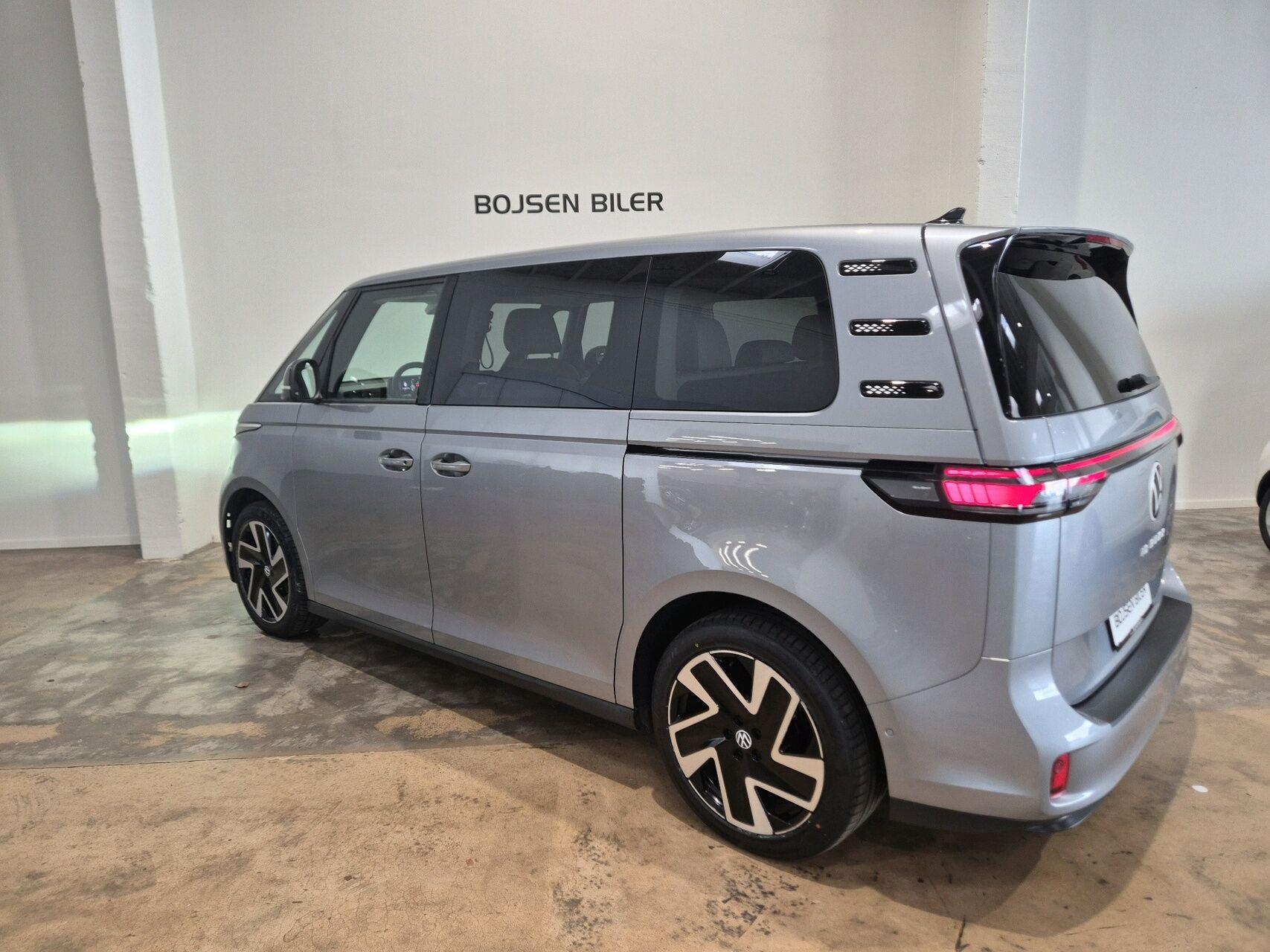 Sølv VW ID.Buzz fra 2023