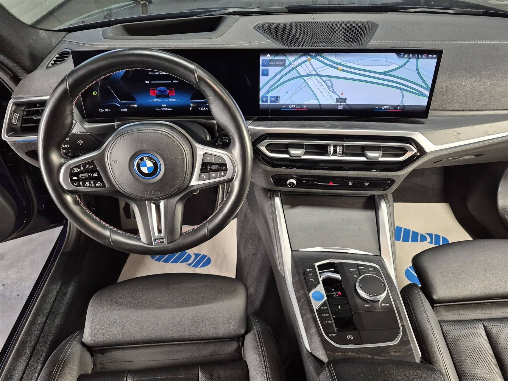 Blå BMW i4 fra 2023