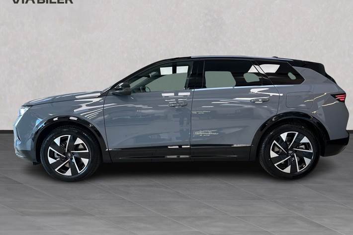 Grå Opel Grandland fra 2026