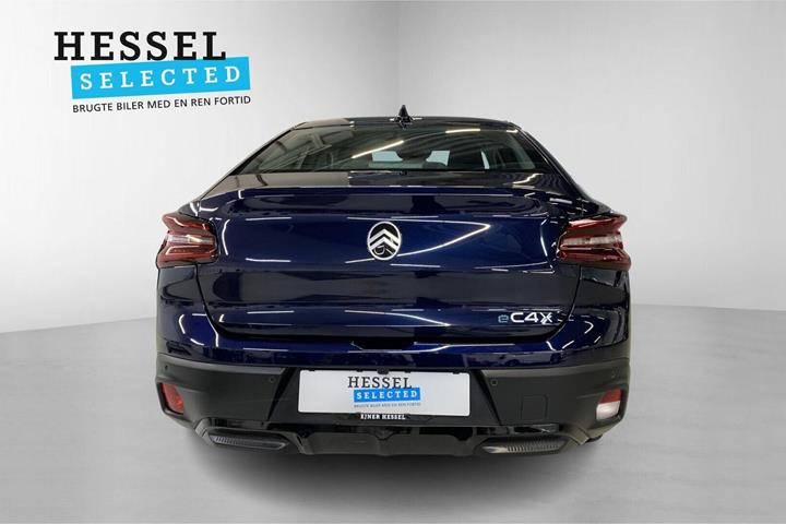 Blå Citroën ë-C4 X fra 2025