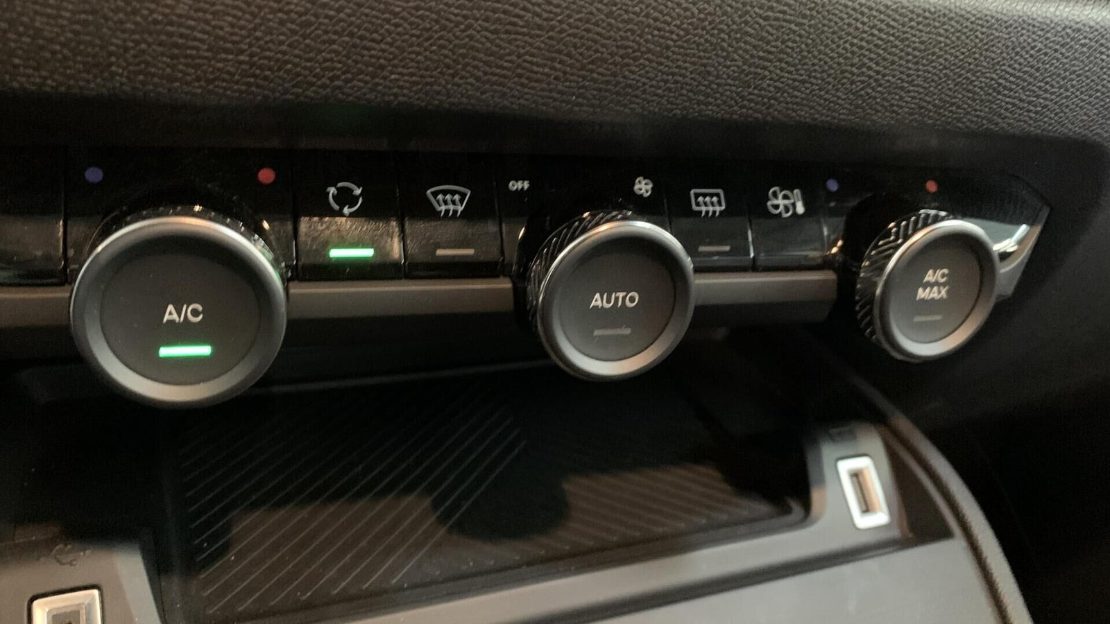 Blå Citroën ë-C4 X fra 2025