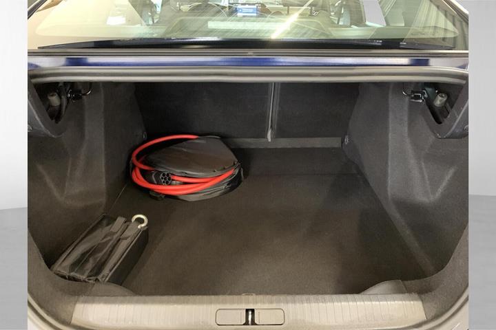 Blå Citroën ë-C4 X fra 2025
