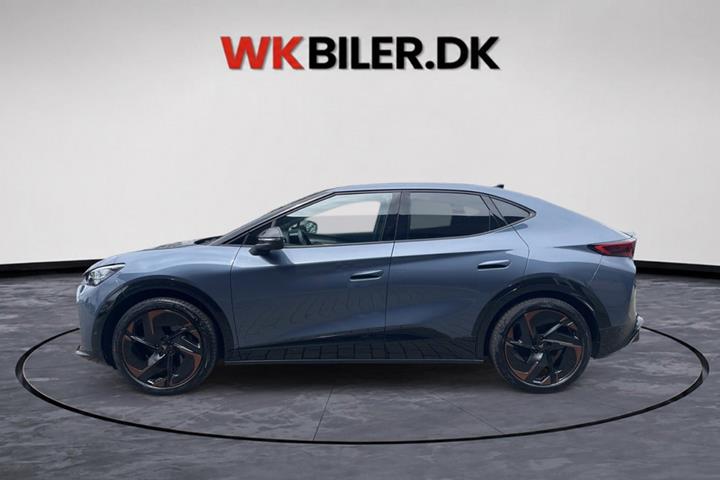 Blå Cupra Tavascan fra 2025