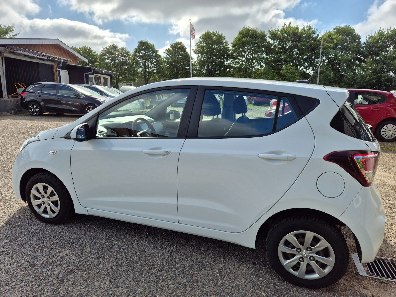 Grøn Hyundai i10 fra 2017
