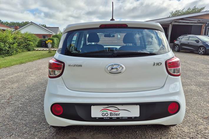 Grøn Hyundai i10 fra 2017