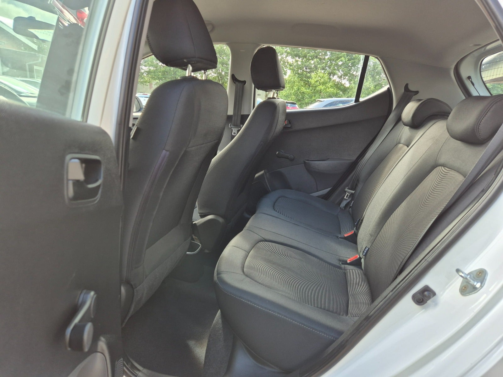 Grøn Hyundai i10 fra 2017