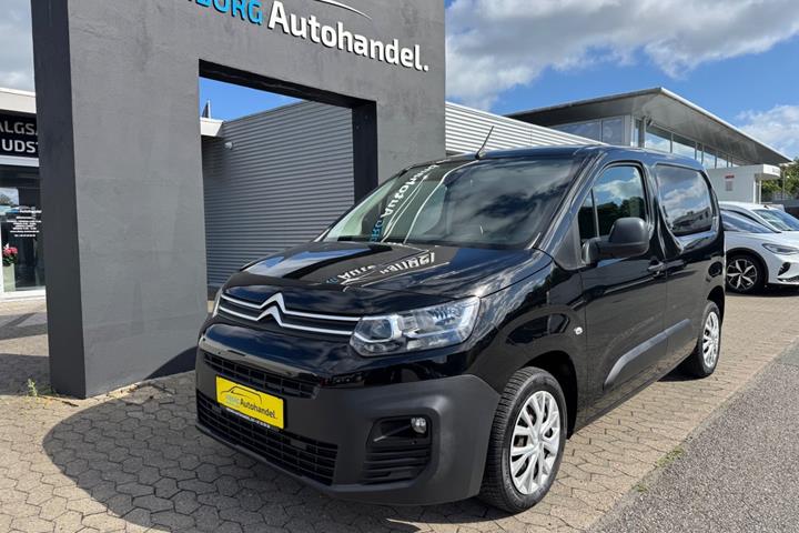 Sort Citroën Berlingo fra 2019 set udefra