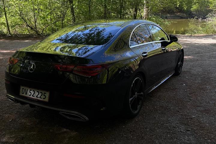Sort Mercedes CLA200 fra 2020