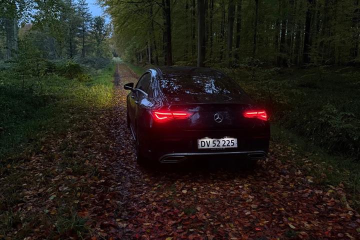 Sort Mercedes CLA200 fra 2020