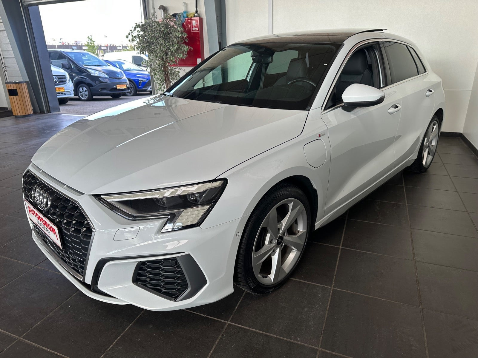 Hvid Audi A3 fra 2021