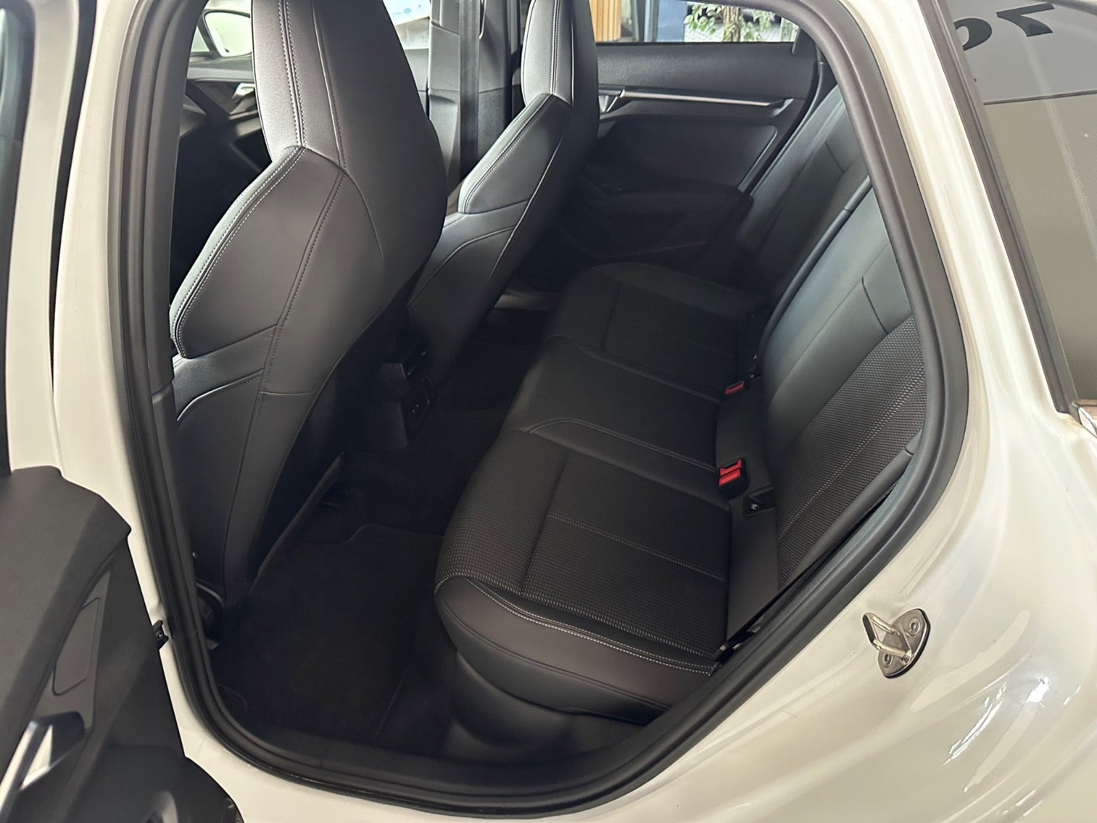 Hvid Audi A3 fra 2021