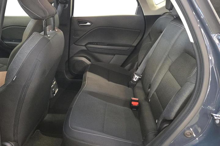 Blå Renault Captur fra 2021