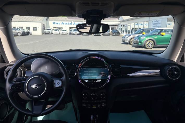 Sort Mini Cooper SE fra 2022
