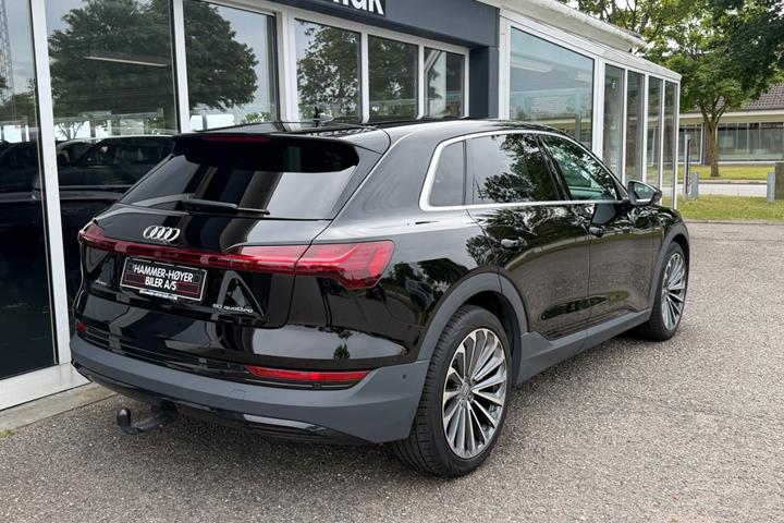 Sort Audi e-tron fra 2020