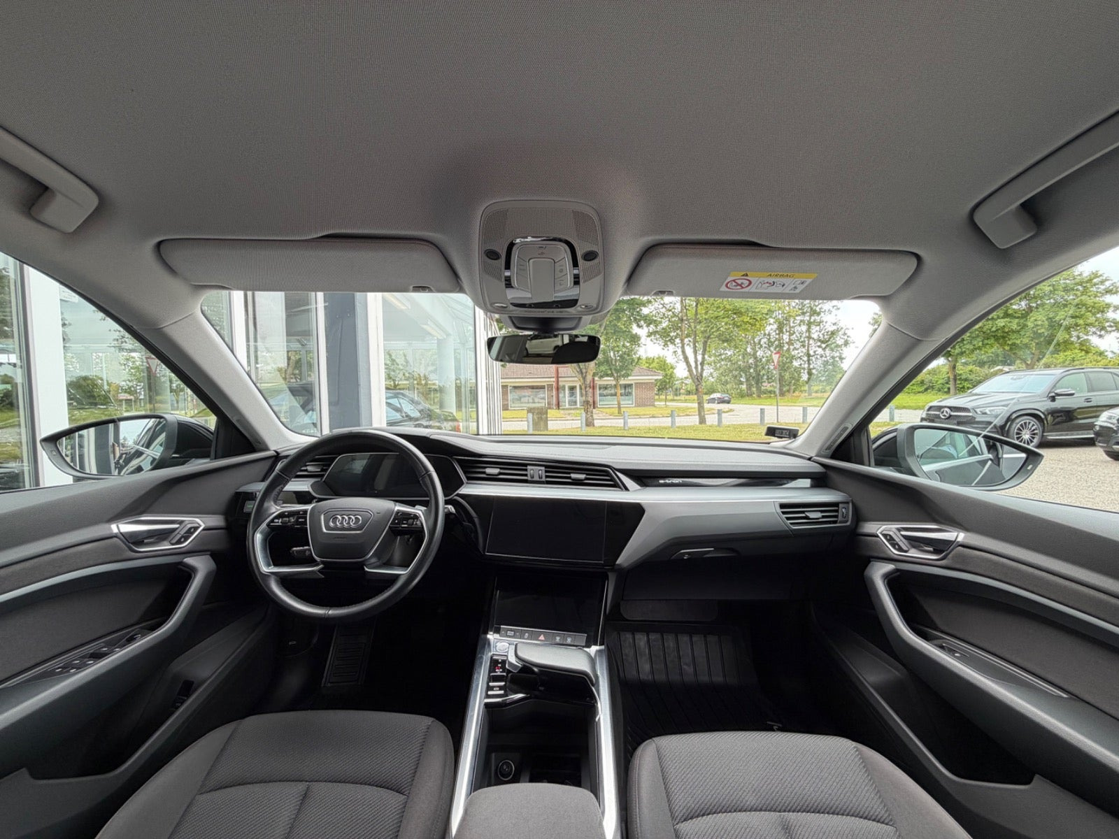 Sort Audi e-tron fra 2020