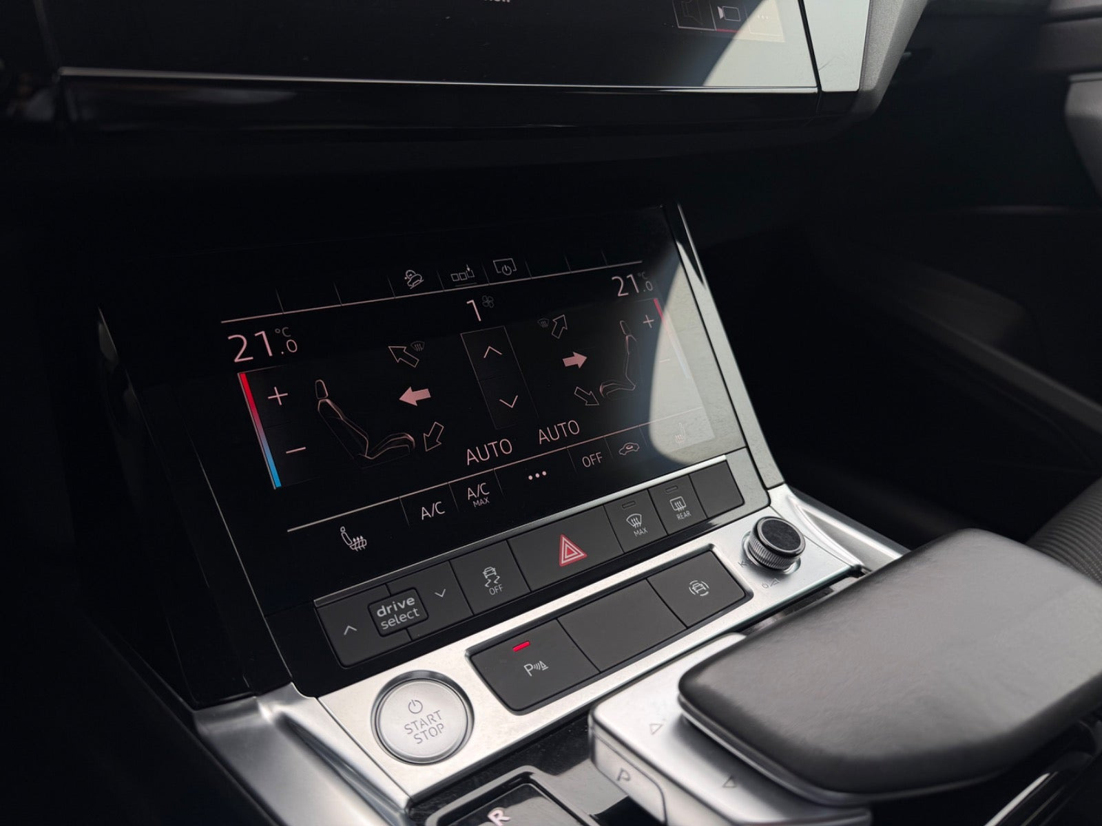 Sort Audi e-tron fra 2020