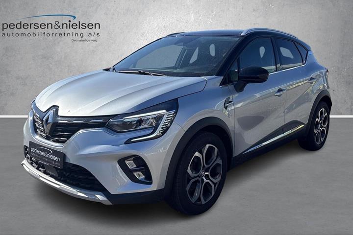 Grå Renault Captur fra 2022 set udefra