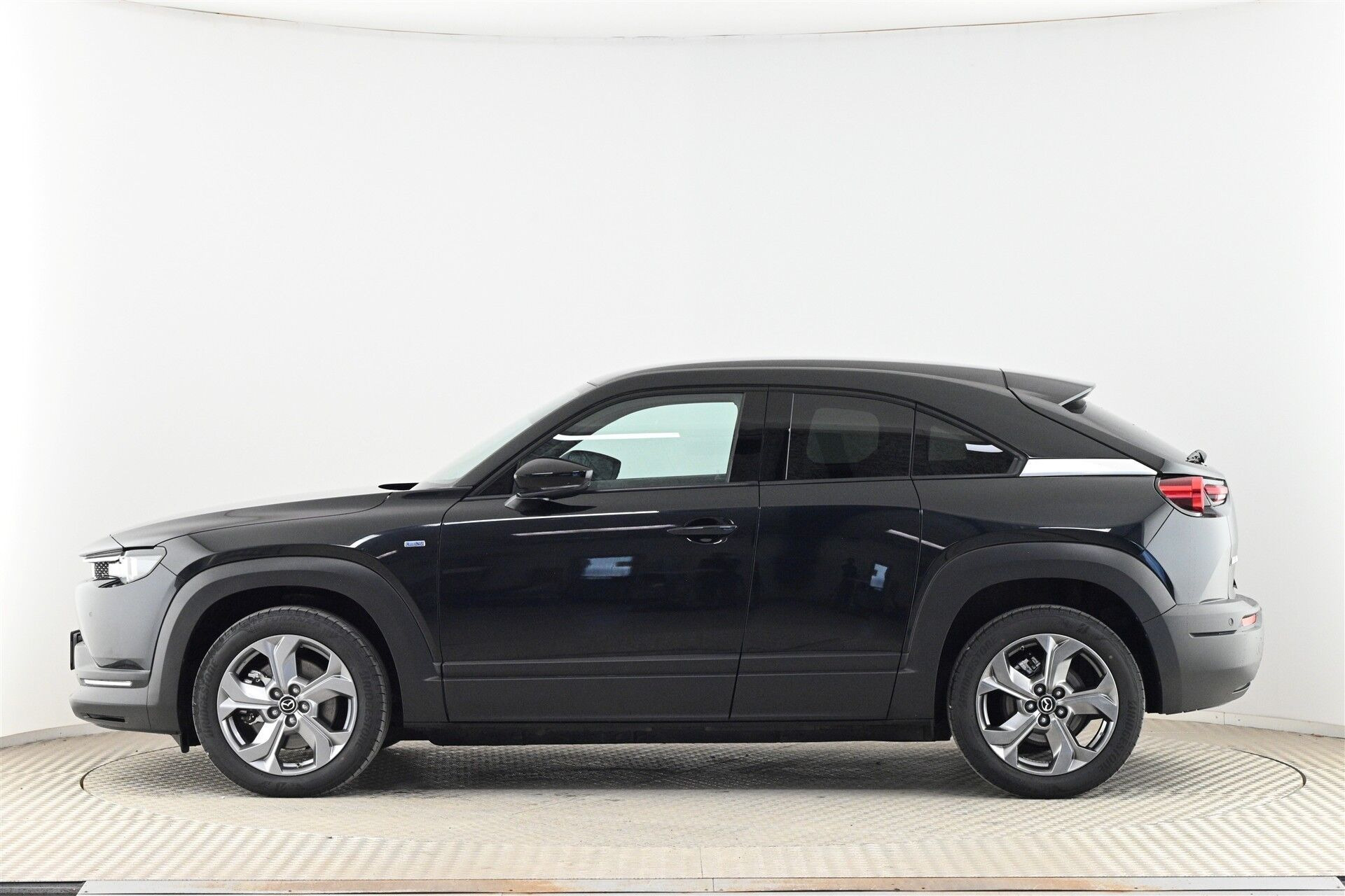 Sort Mazda MX-30 fra 2024