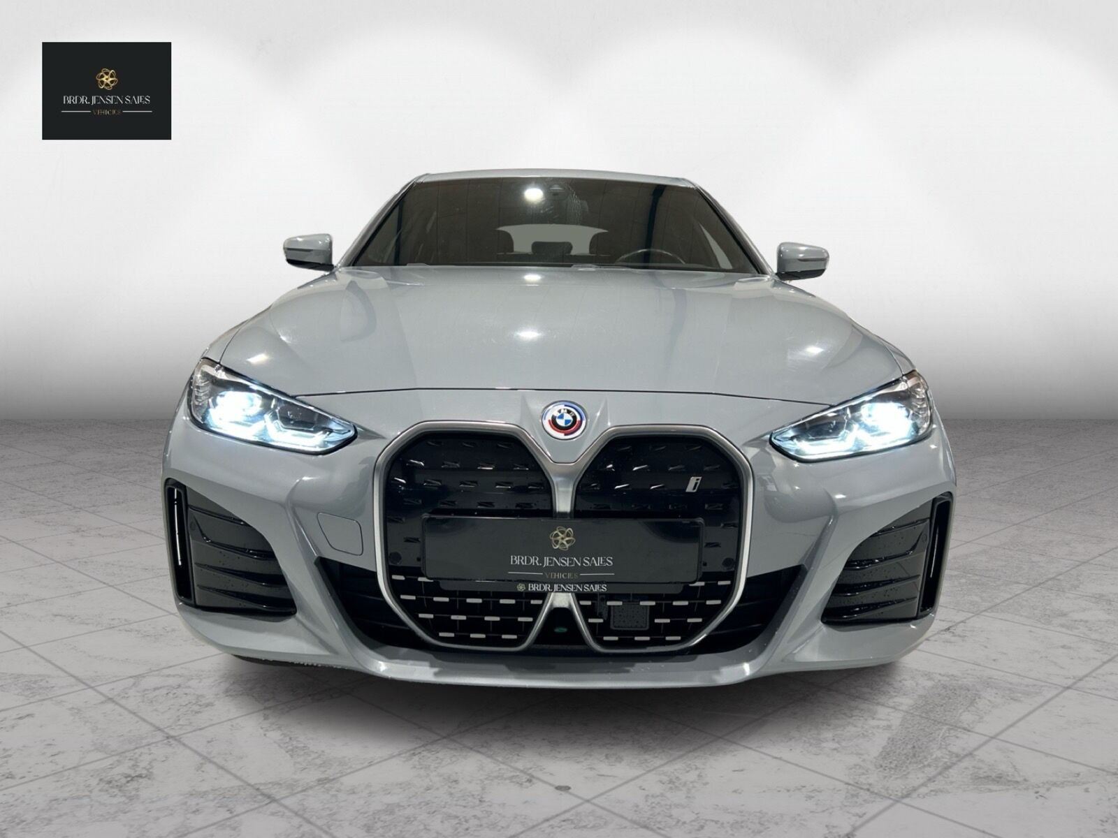 Grå BMW i4 fra 2023