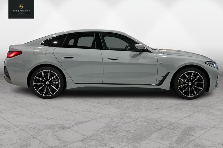 Grå BMW i4 fra 2023