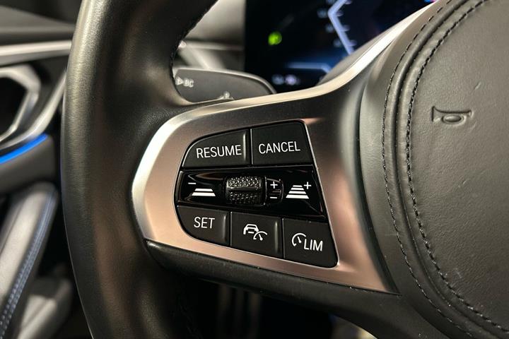 Grå BMW i4 fra 2023