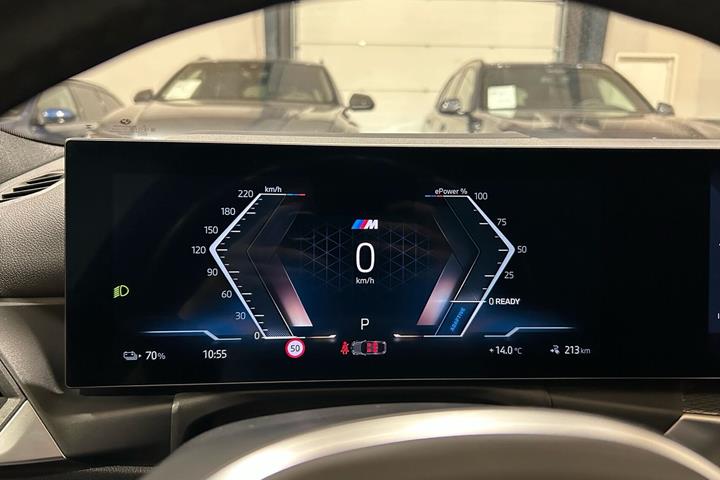Grå BMW i4 fra 2023