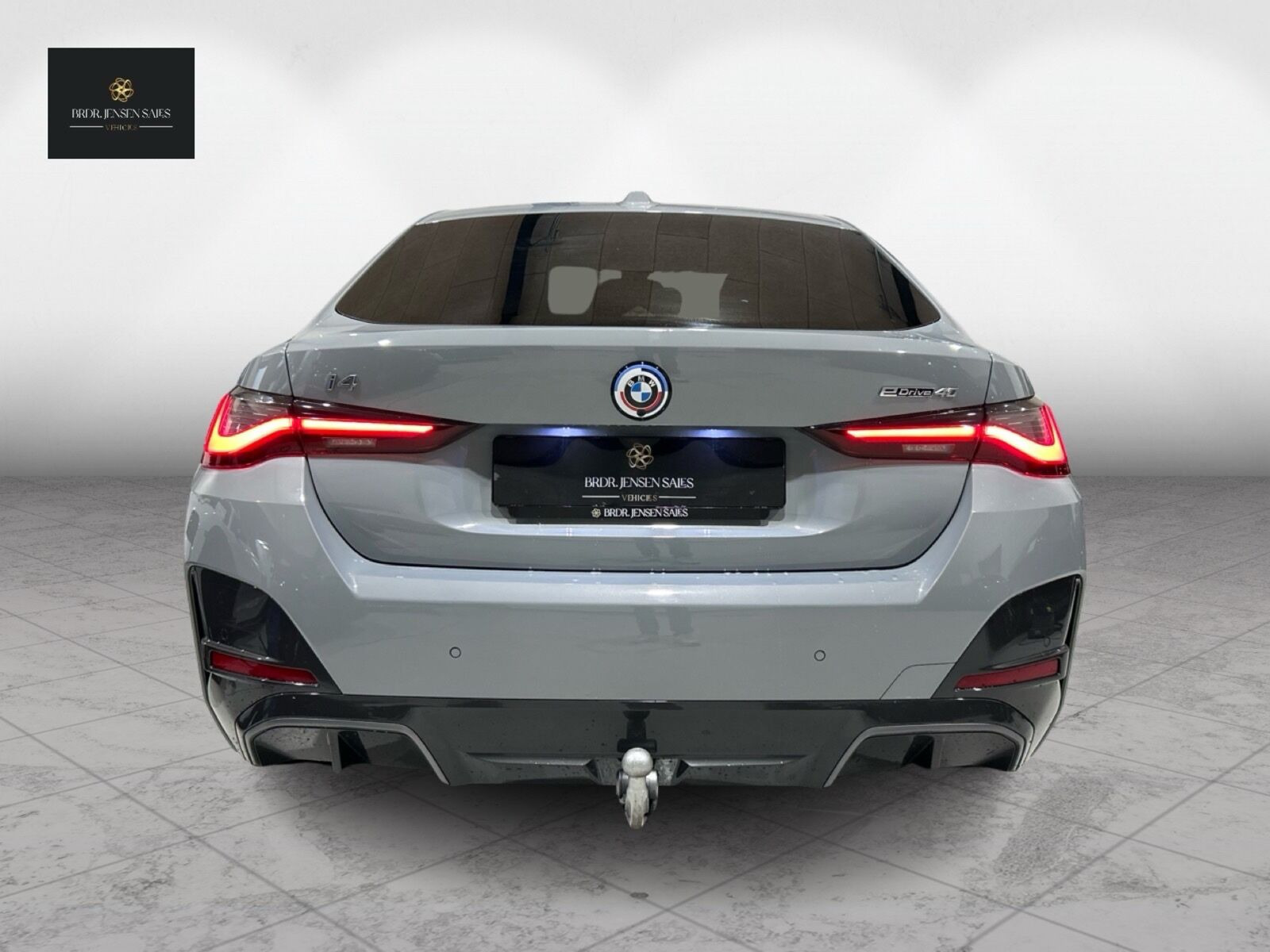 Grå BMW i4 fra 2023