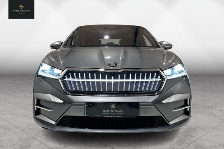Grå Skoda Enyaq fra 2024