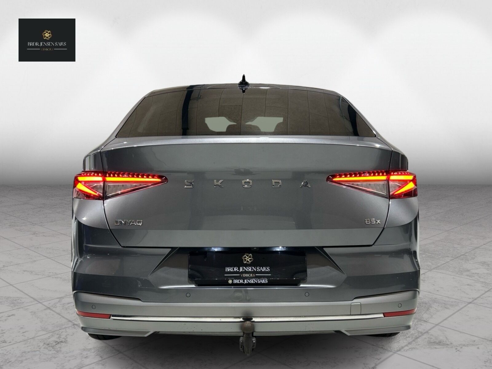 Grå Skoda Enyaq fra 2024