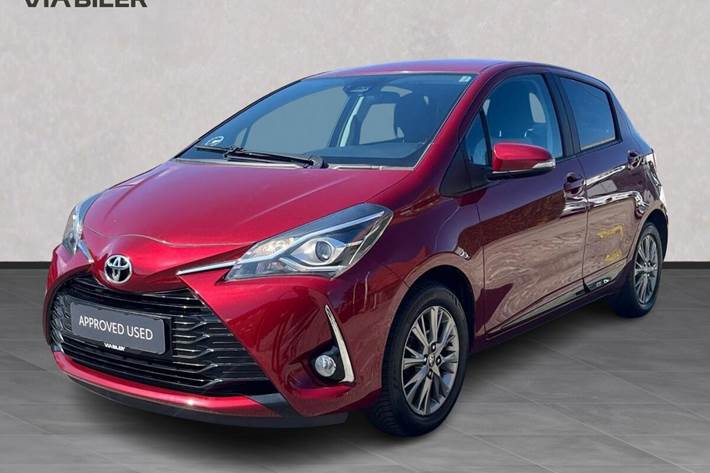 Rød Toyota Yaris fra 2017
