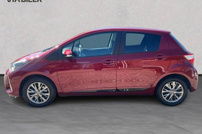 Rød Toyota Yaris fra 2017