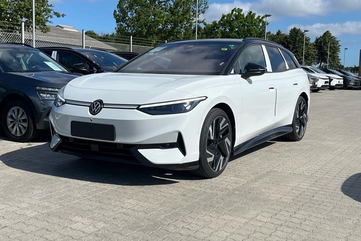 Hvid VW ID.7 fra 2026 set udefra