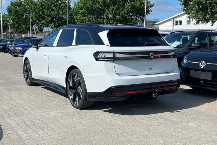 Hvid VW ID.7 fra 2026