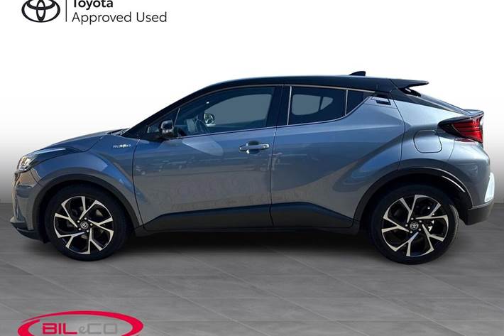 Grå Toyota C-HR fra 2021
