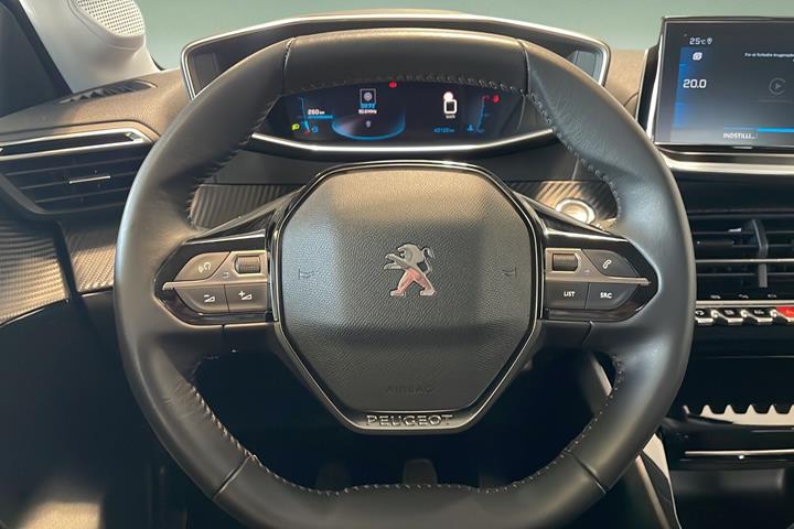 Sort Peugeot 208 fra 2022