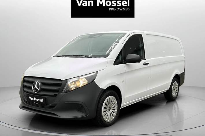 Hvid Mercedes Vito fra 2025