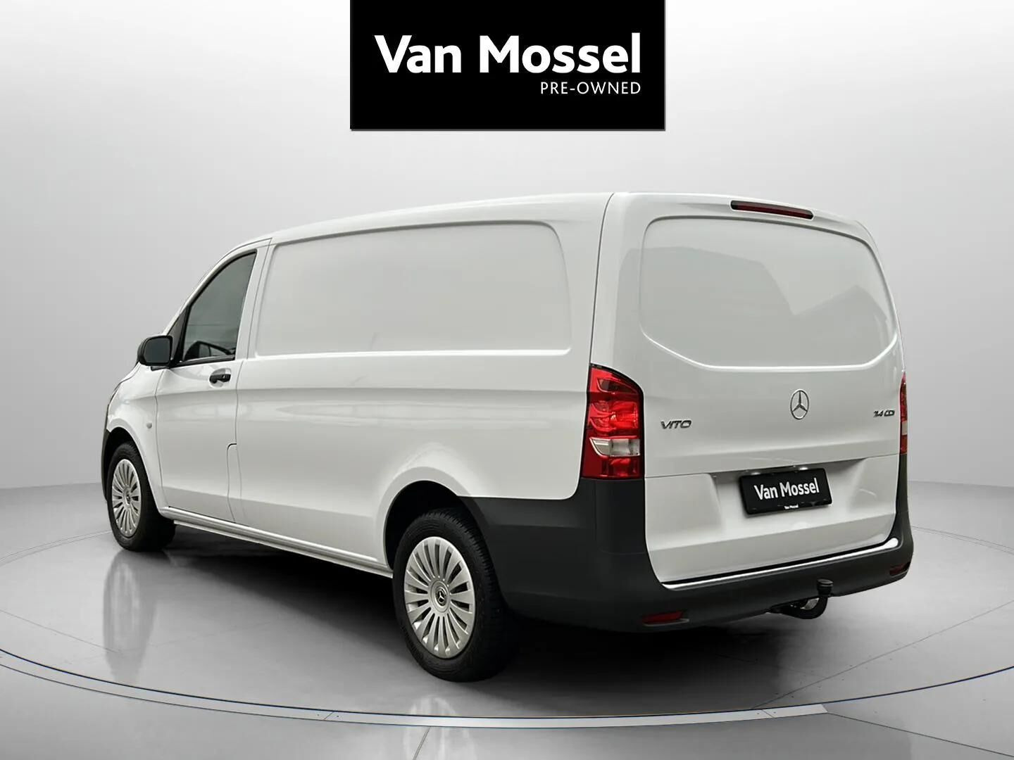 Hvid Mercedes Vito fra 2025