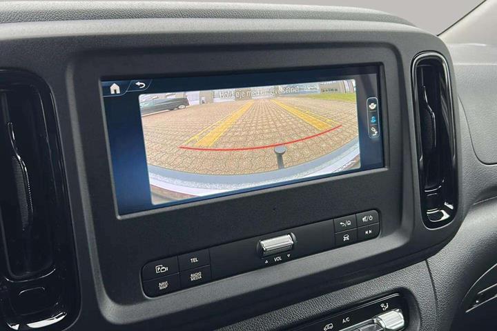 Hvid Mercedes Vito fra 2025