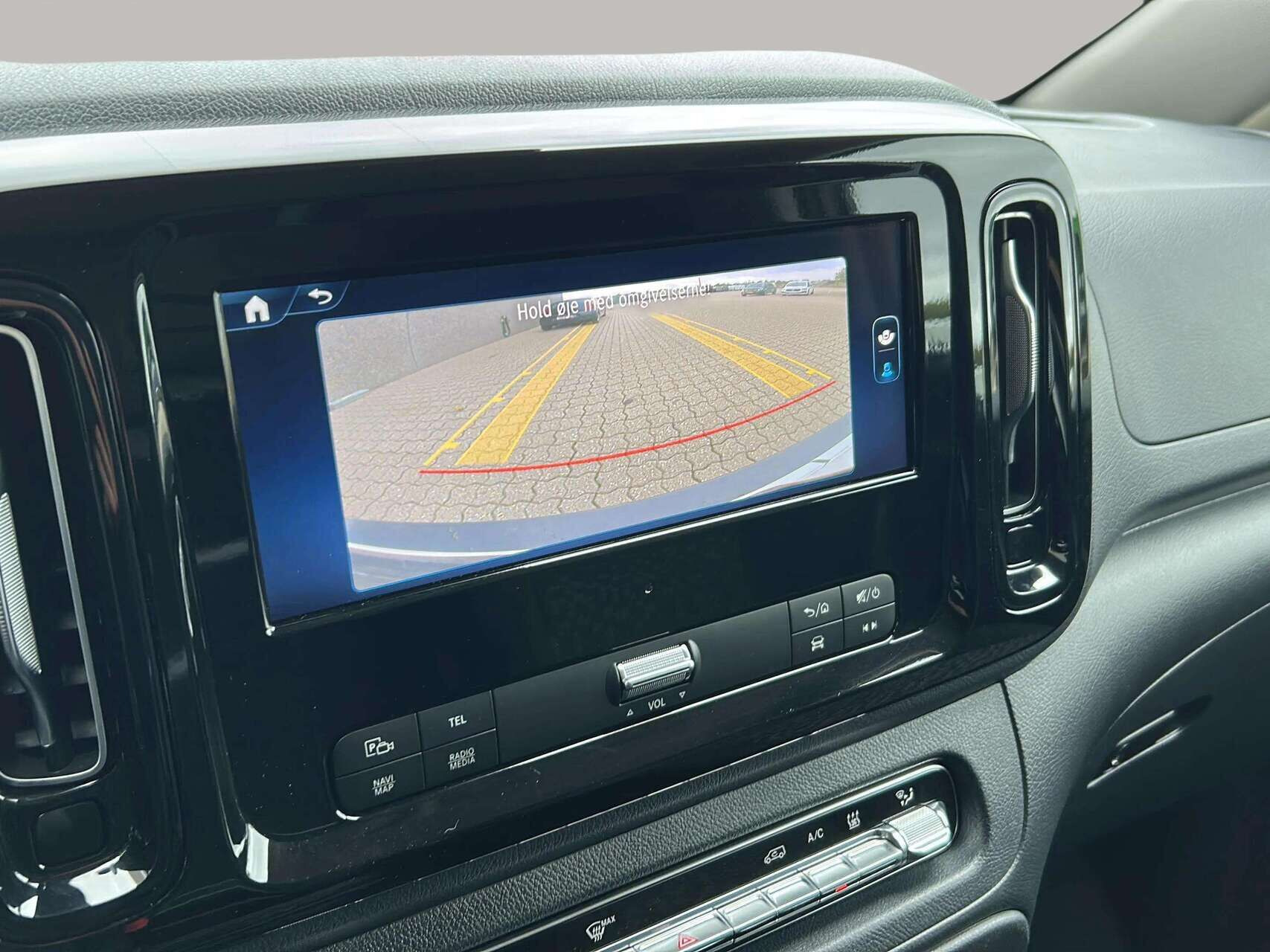 Hvid Mercedes eVito fra 2024