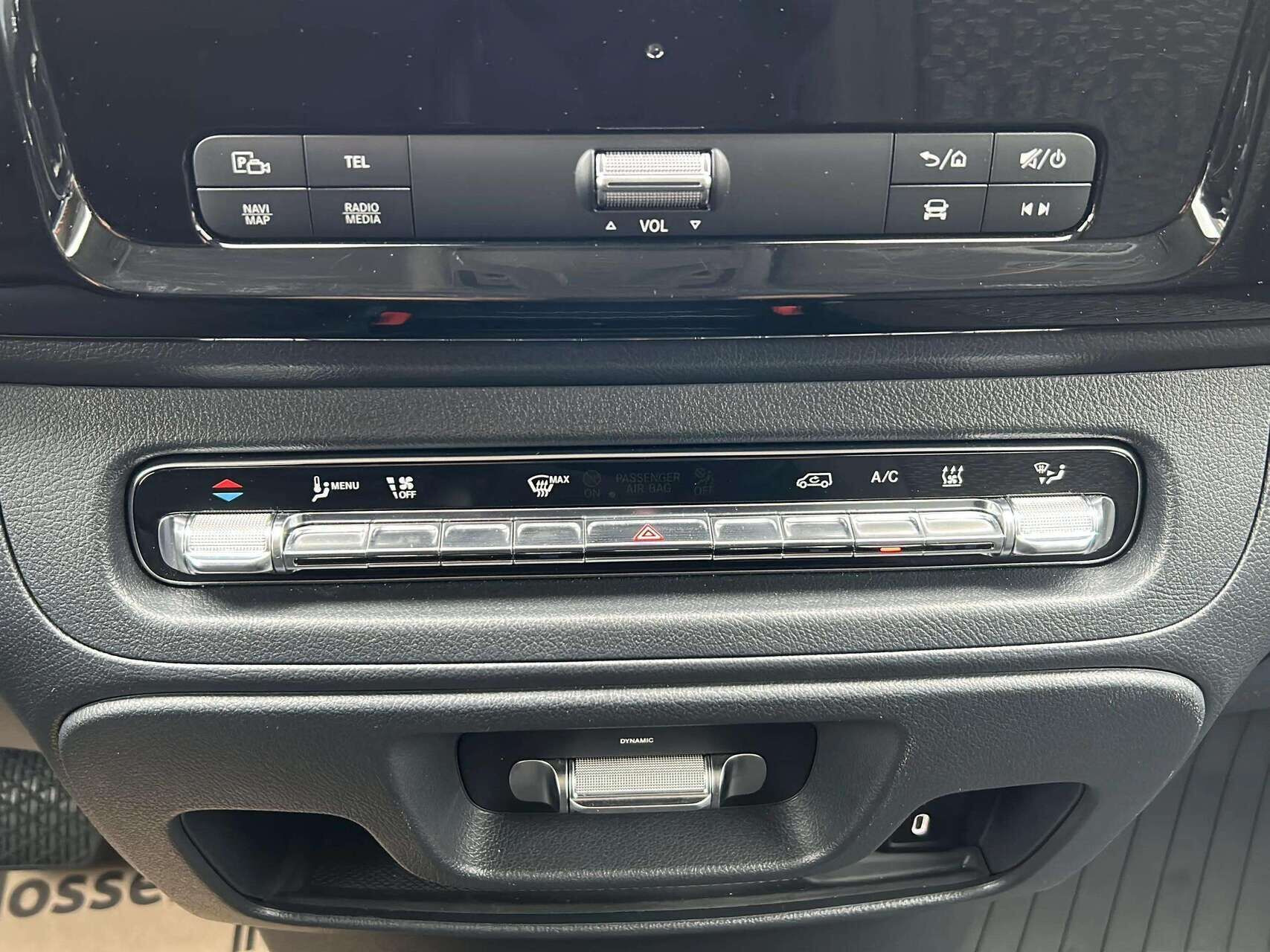 Hvid Mercedes eVito fra 2024