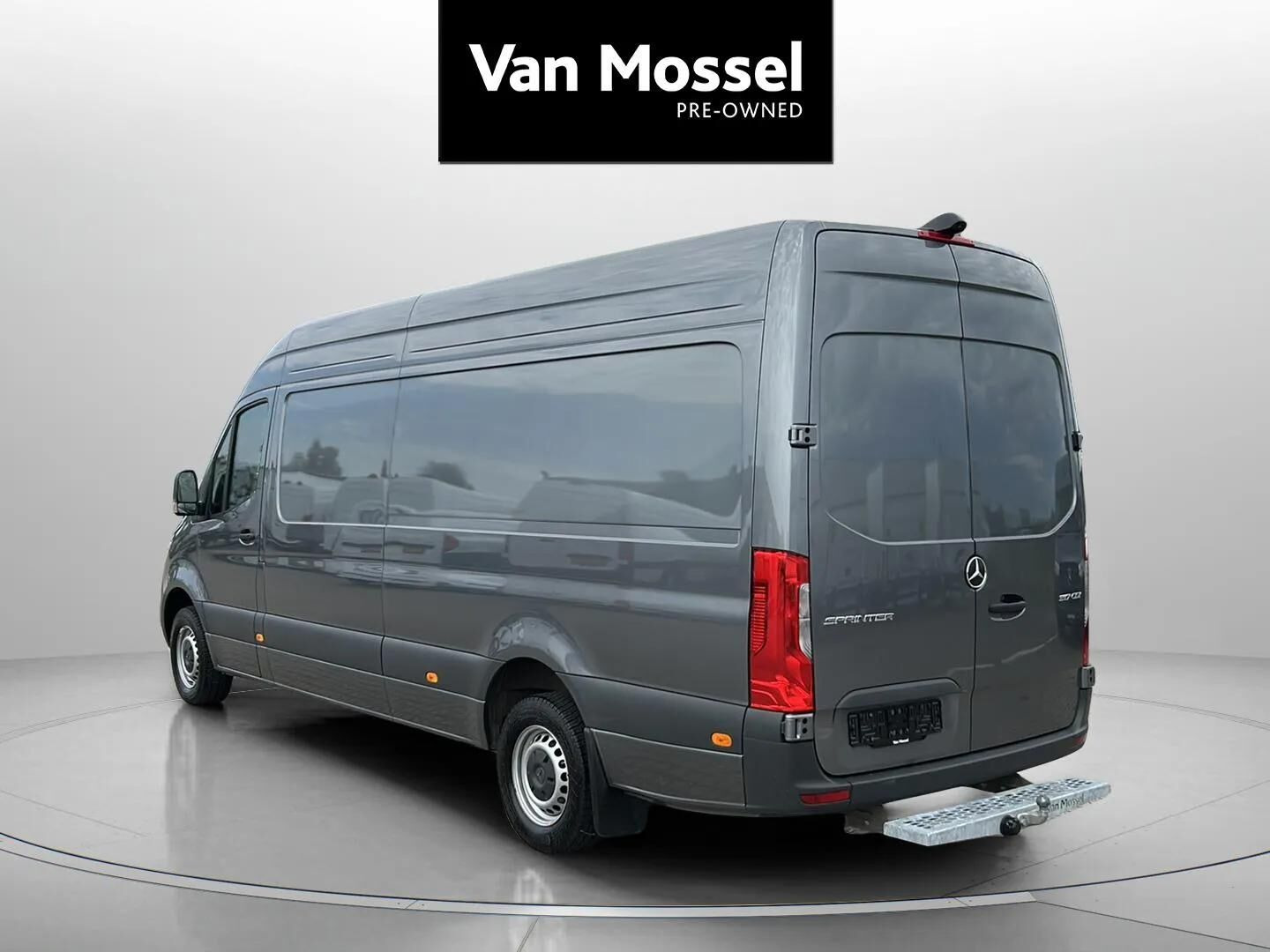 Hvid Mercedes Sprinter fra 2025