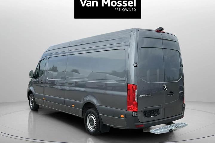 Hvid Mercedes Sprinter fra 2025