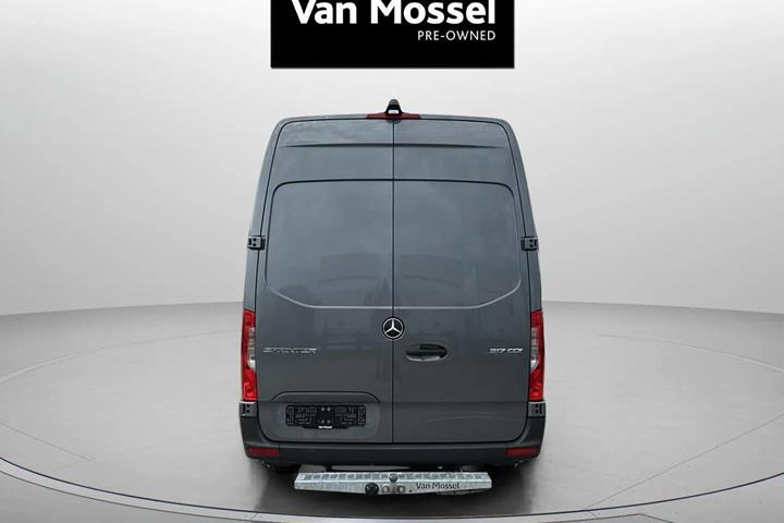 Hvid Mercedes Sprinter fra 2025